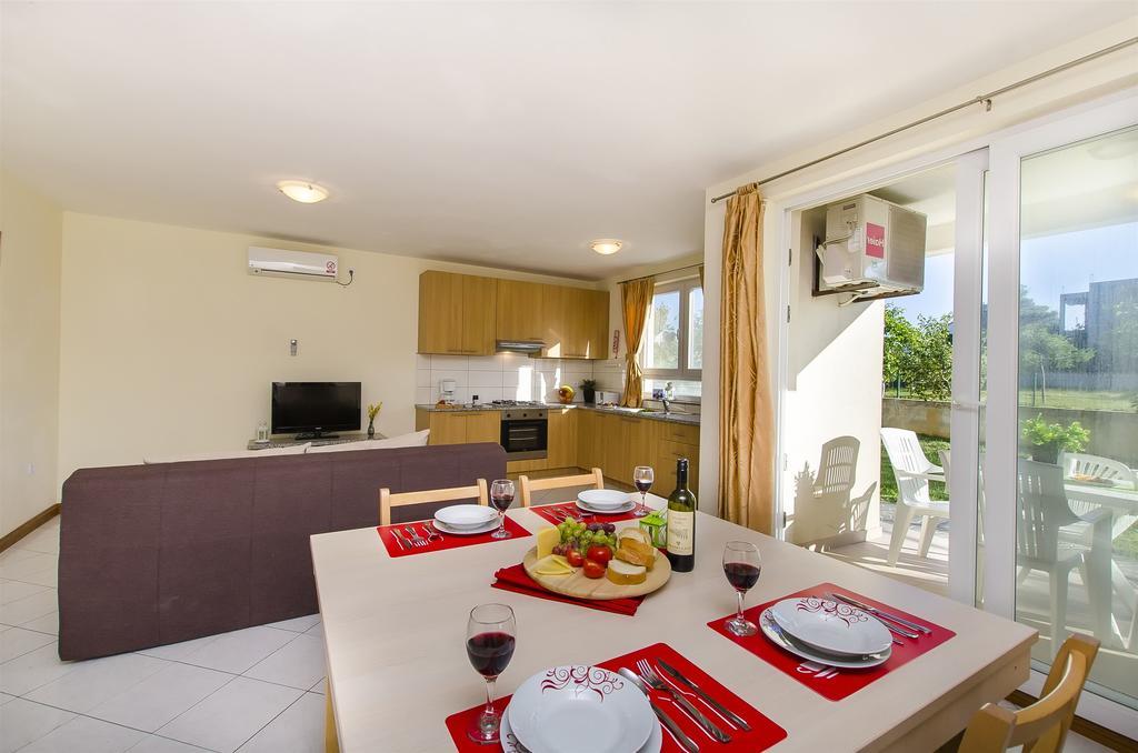 Apartments Glavan Привлака Стая снимка
