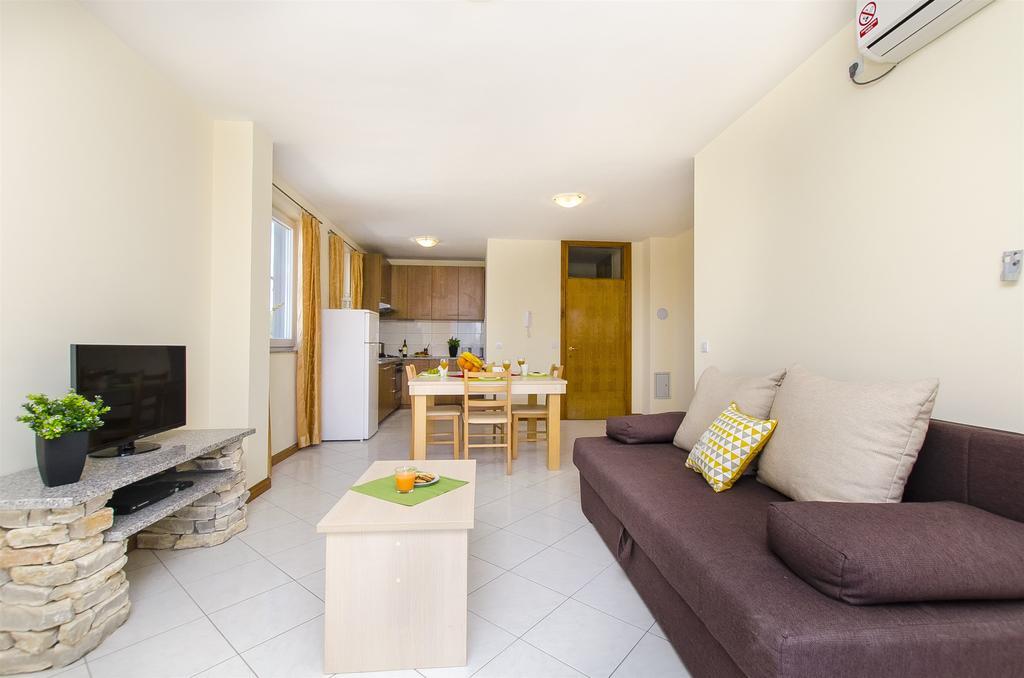 Apartments Glavan Привлака Стая снимка